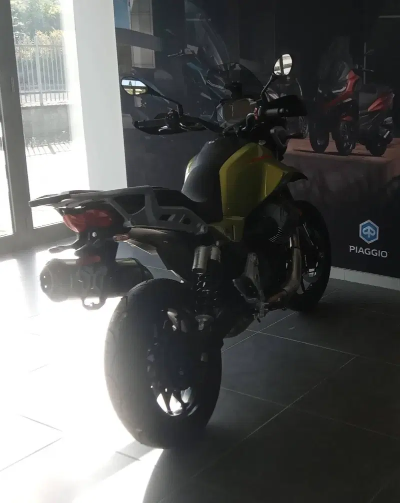 Moto Guzzi V85 Strada (2024 - 26) (5)