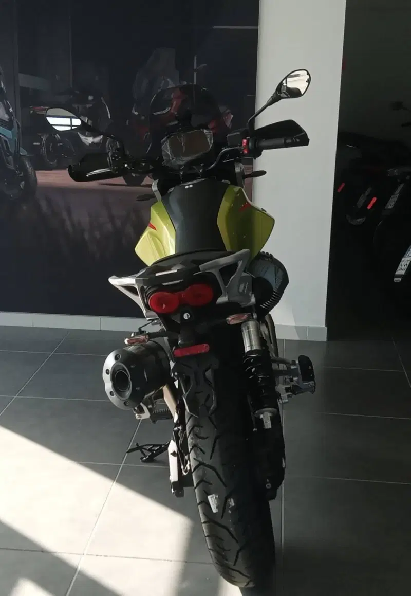Moto Guzzi V85 Strada (2024 - 26) (6)