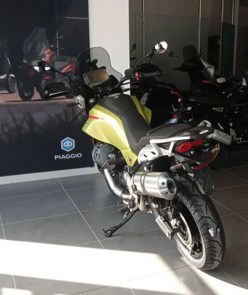 Moto Guzzi V85 Strada (2024 - 26) (8)
