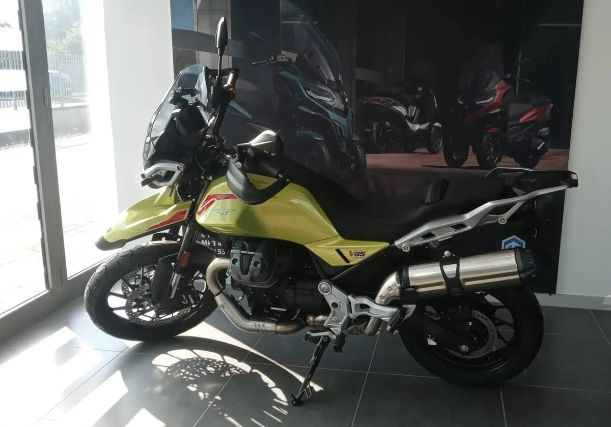 Moto Guzzi V85 Strada (2024 - 26) (9)
