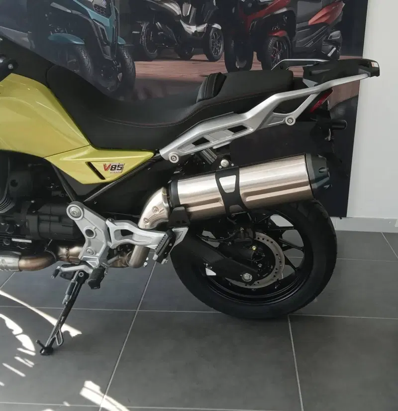 Moto Guzzi V85 Strada (2024 - 26) (11)