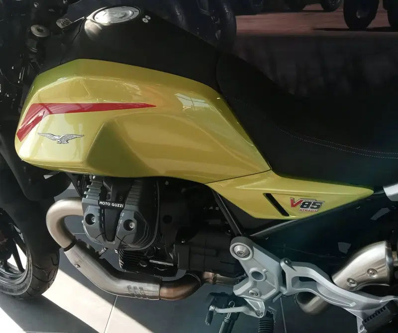 Moto Guzzi V85 Strada (2024 - 26) (14)
