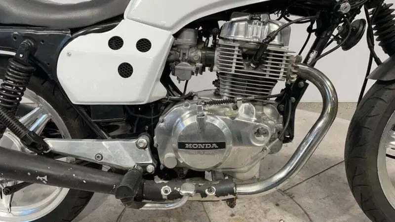 Honda CB 400 Four (4)