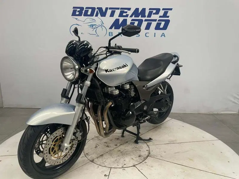 Kawasaki ZR-7 (2001 - 04) (4)