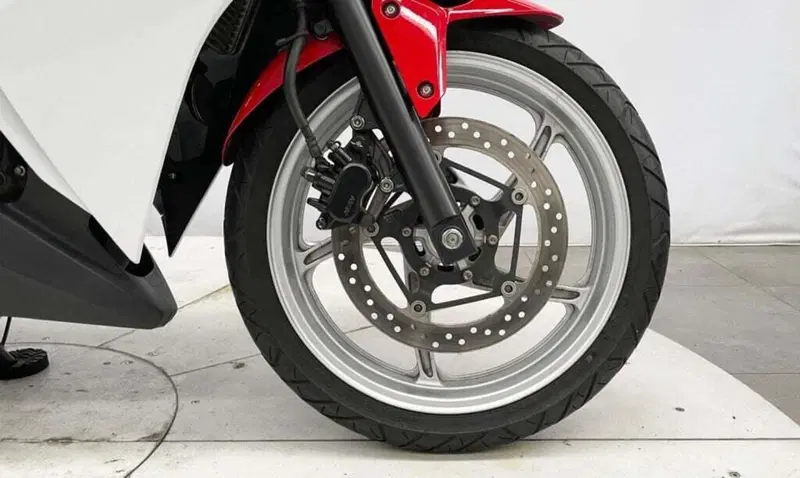Honda CBR 250 R (2010 - 14) (5)