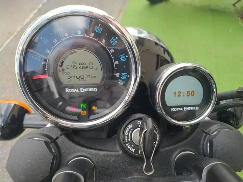 Royal Enfield Meteor 350 (2021 - 26) (9)