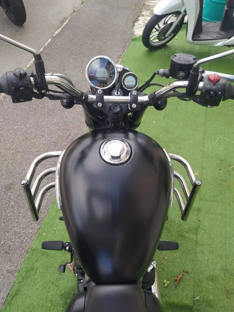 Royal Enfield Meteor 350 (2021 - 26) (8)