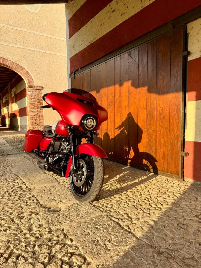Harley-Davidson 114 Street Glide Special (2019 - 20) - FLHXS (2)