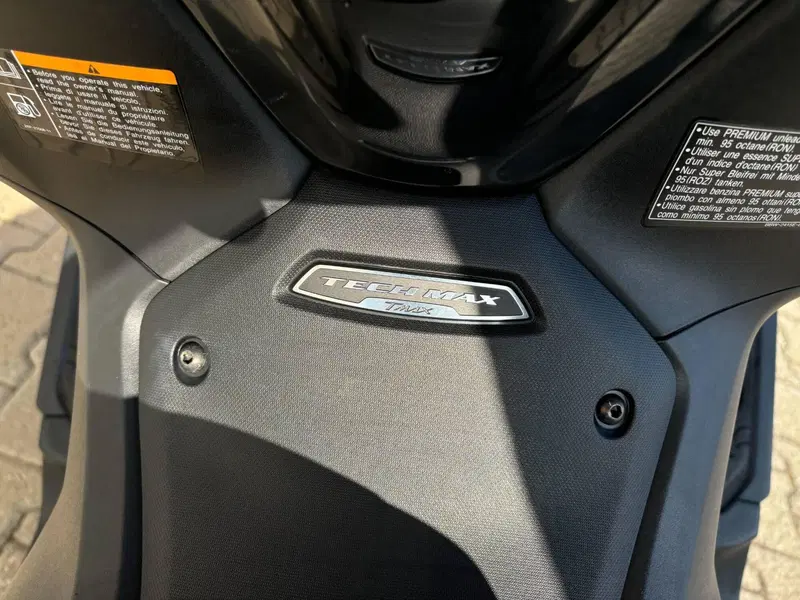 Yamaha T-Max 560 Tech Max (2022 - 24) (4)
