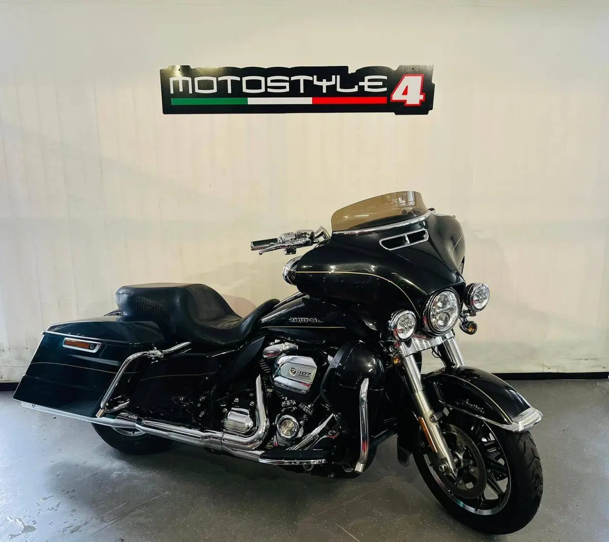 Harley-Davidson 107 Electra Glide Ultra Limited Low (2017 - 18) - FLHTKL