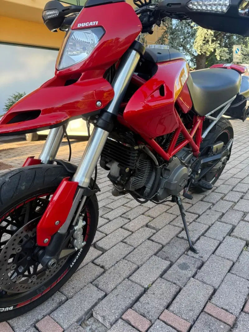 Ducati Hypermotard 796 (2012) (2)