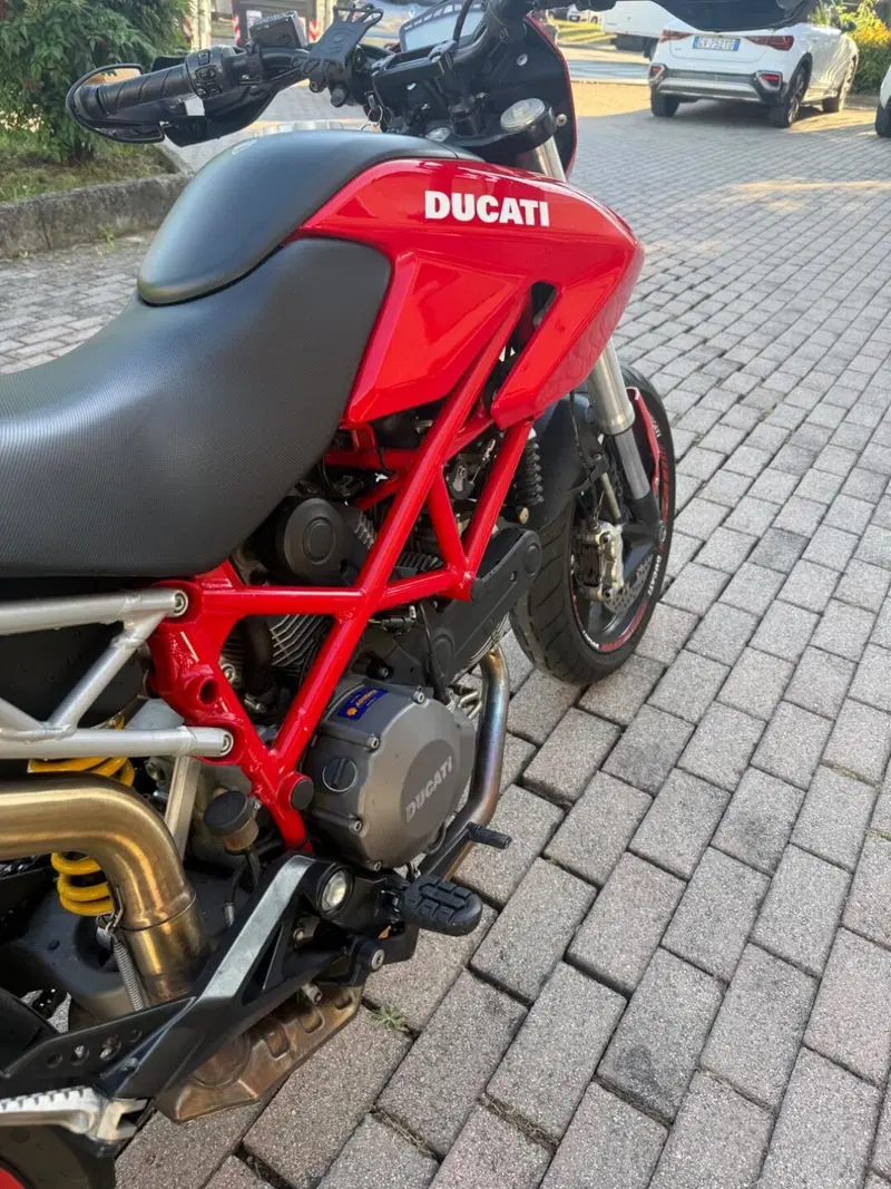 Ducati Hypermotard 796 (2012) (5)