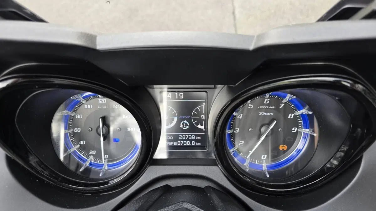 Yamaha T-Max 530 ABS (2015 - 17) (11)