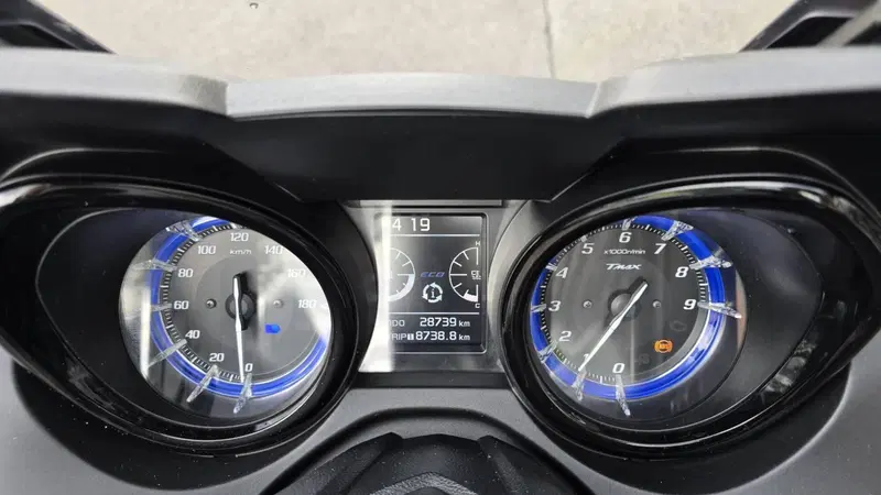 Yamaha T-Max 530 ABS (2015 - 17) (11)