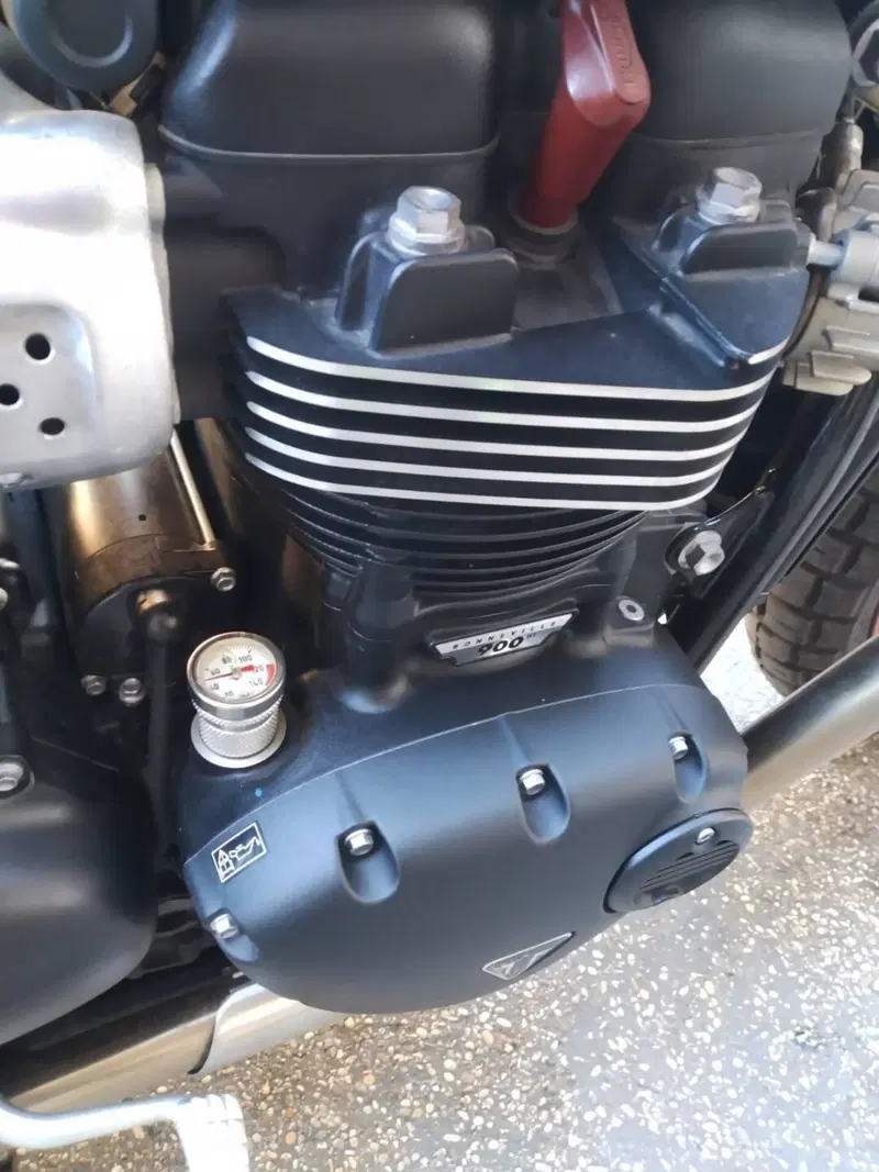 Triumph Street Twin 900 (2016) (6)