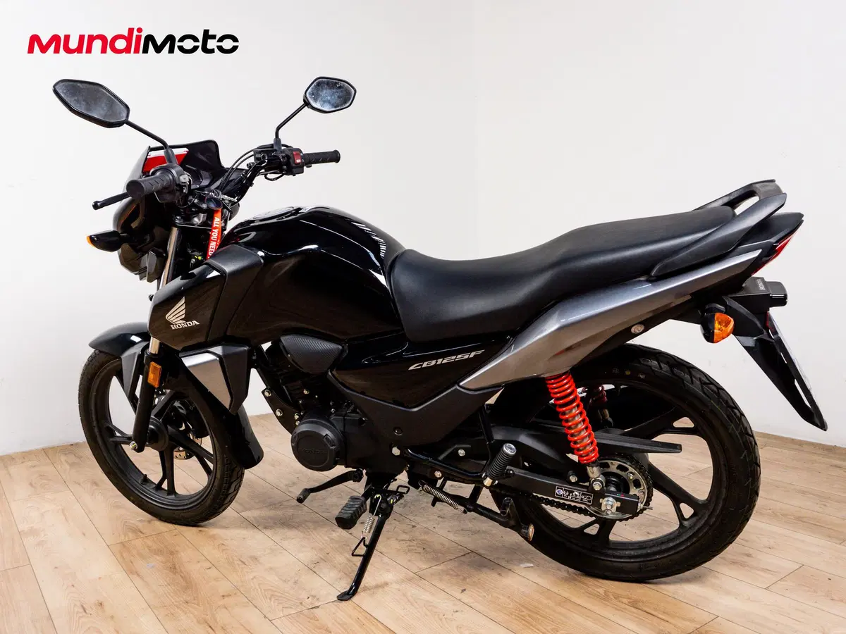 Honda CB 125 F (2026) (5)