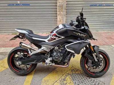 CFMOTO 800NK Advanced (2023 - 26) usata