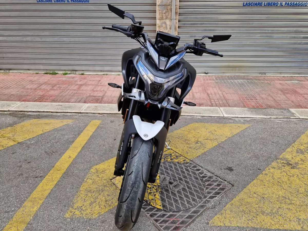 CFMOTO 800NK Advanced (2023 - 26) (2)