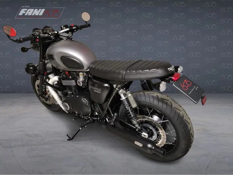 Triumph Bonneville T120 Black (2017 - 20) (4)