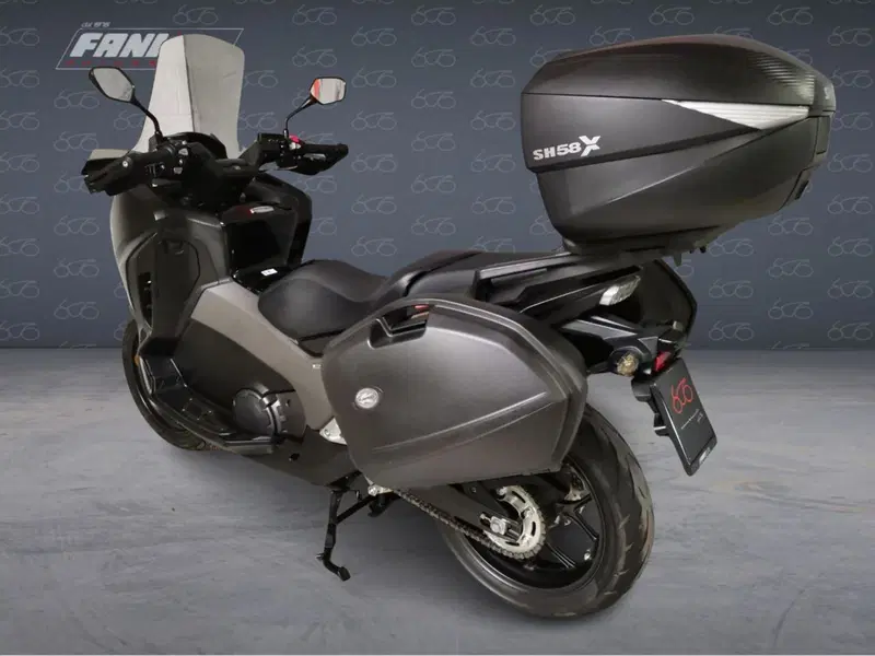 Honda Integra 750 DCT (2016 - 17) (4)