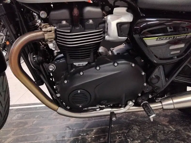 Triumph Speed Twin 900 (2023 - 24) (6)