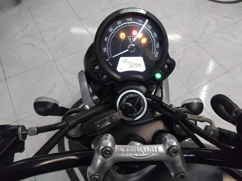 Triumph Speed Twin 900 (2023 - 24) (9)