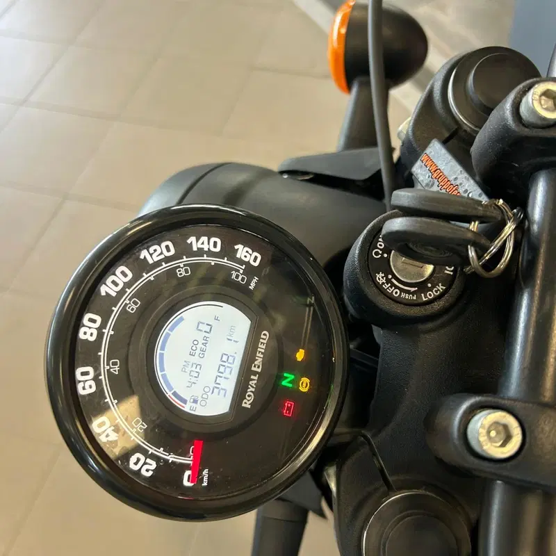 Royal Enfield HNTR 350 (2022 - 26) (3)