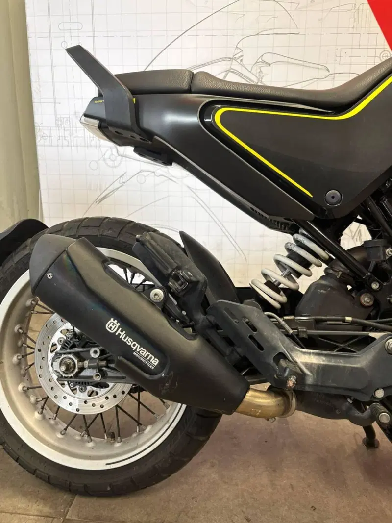 Husqvarna Svartpilen 401 (2018 - 19) (6)