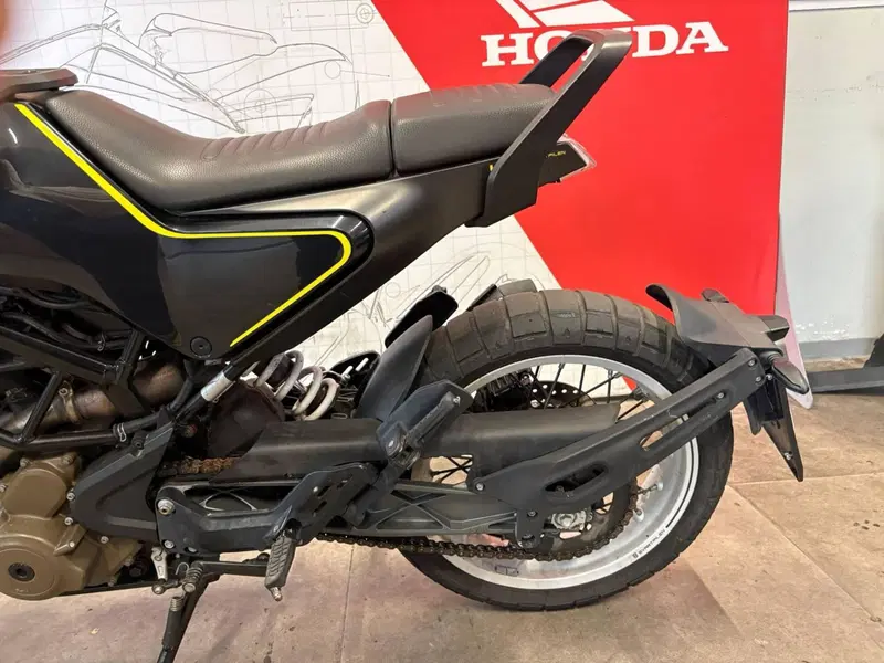 Husqvarna Svartpilen 401 (2018 - 19) (12)
