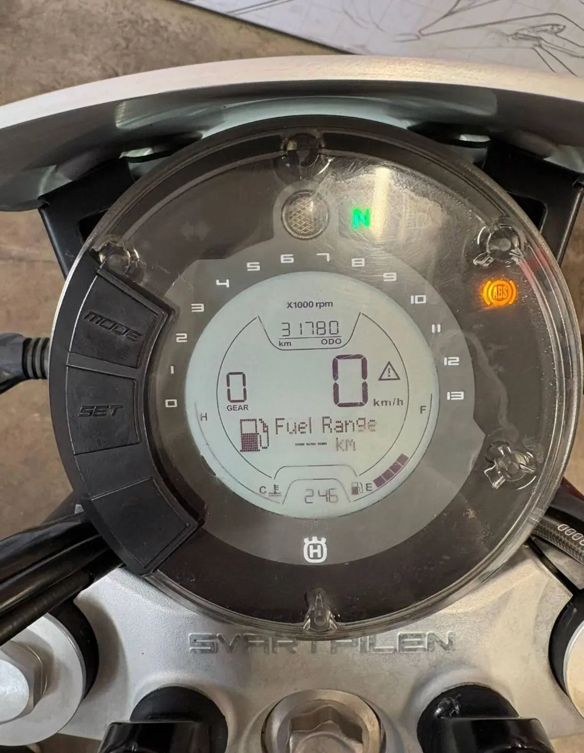 Husqvarna Svartpilen 401 (2018 - 19) (13)