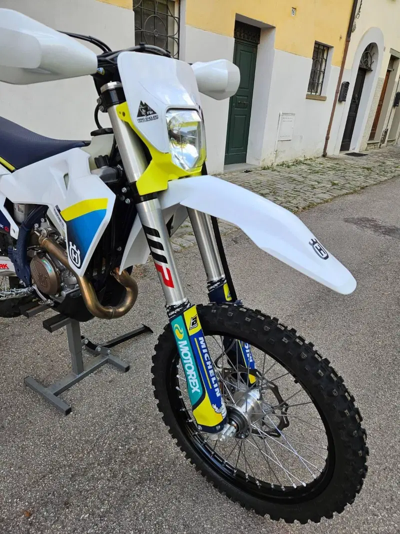 Husqvarna FE 450 (2025) (2)