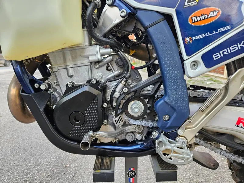 Husqvarna FE 450 (2025) (4)