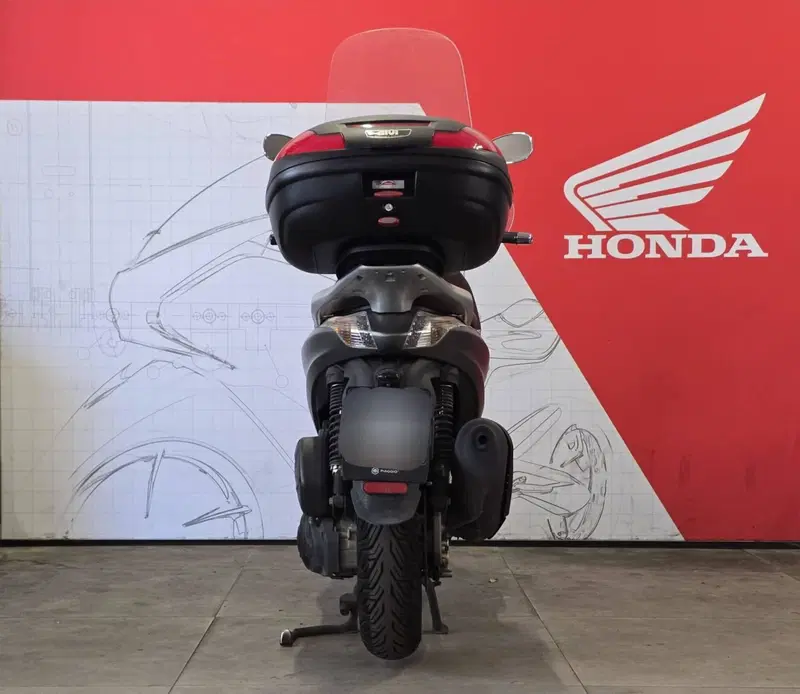 Piaggio Beverly 300 i.e. ABS-ASR (2016 - 20) (4)