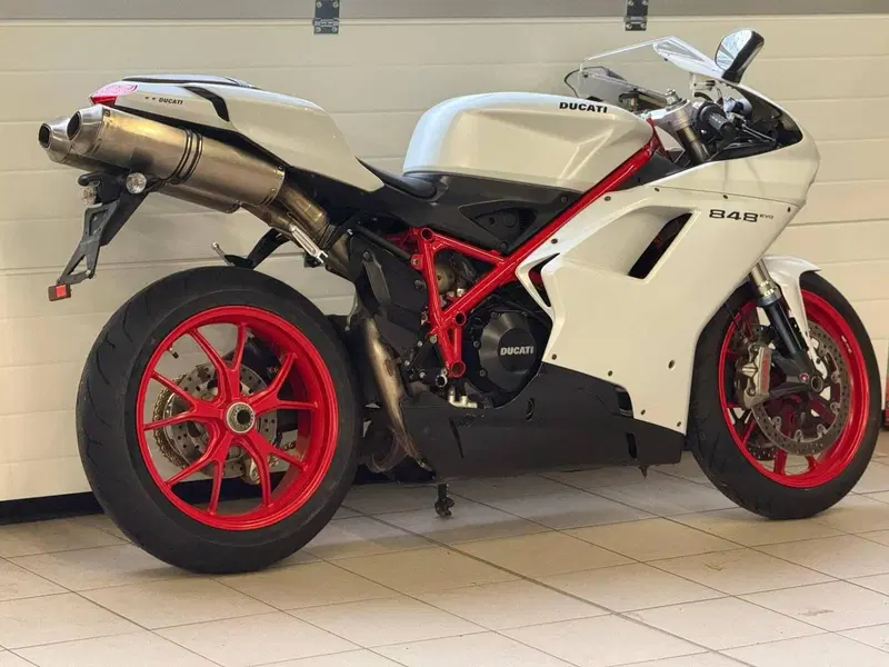 Ducati 848 EVO (2010 - 12) (3)