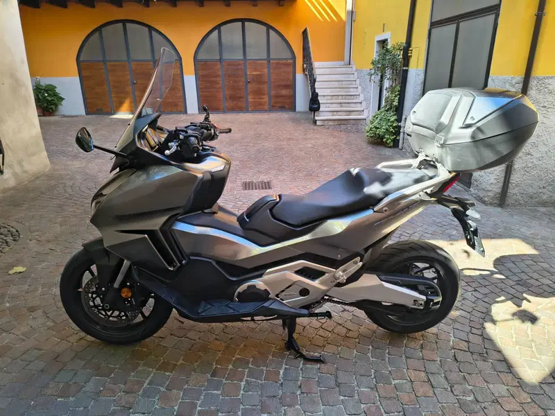 Honda Forza 750 DCT Urban (2021 - 24) (2)