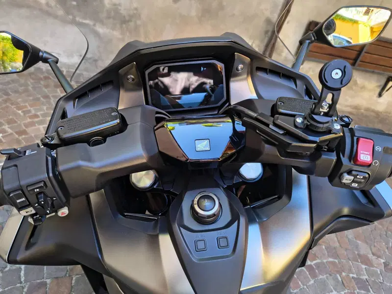 Honda Forza 750 DCT Urban (2021 - 24) (3)