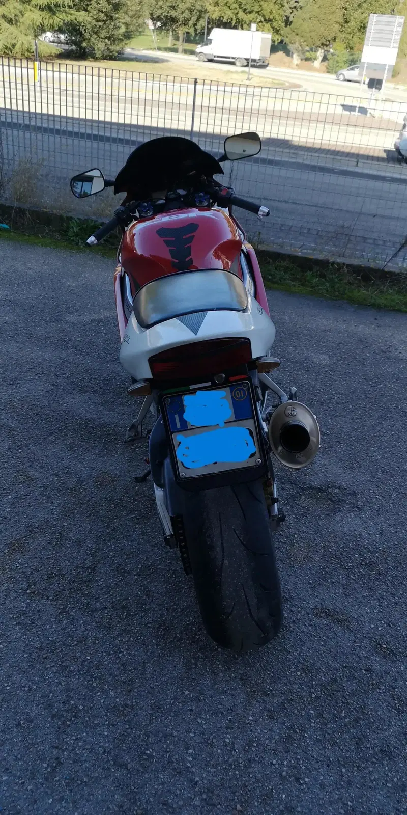 Honda CBR 900 RR Fireblade (2000 - 01) (9)