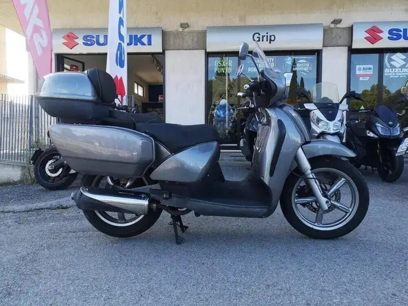 Aprilia Scarabeo 250 GT (2004 - 07) (2)