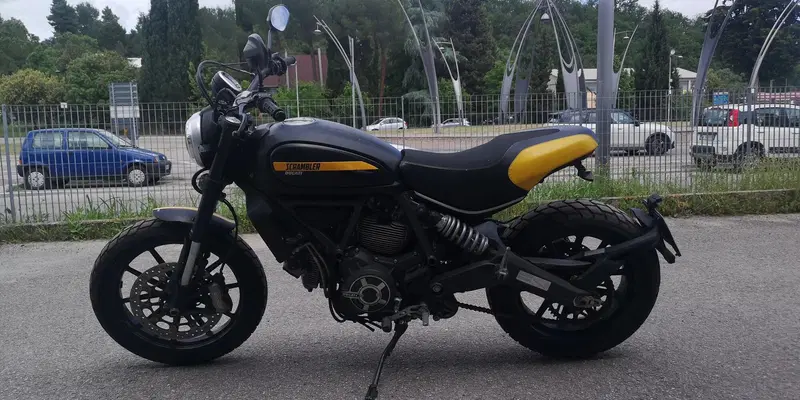 Ducati Scrambler 800 Full Throttle (2015 - 16) (3)