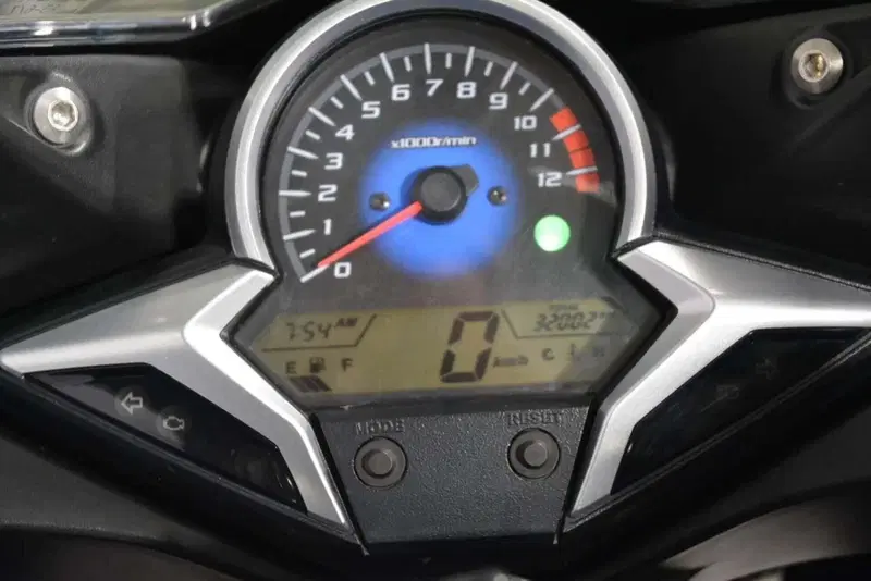 Honda CBR 250 R (2010 - 14) (5)