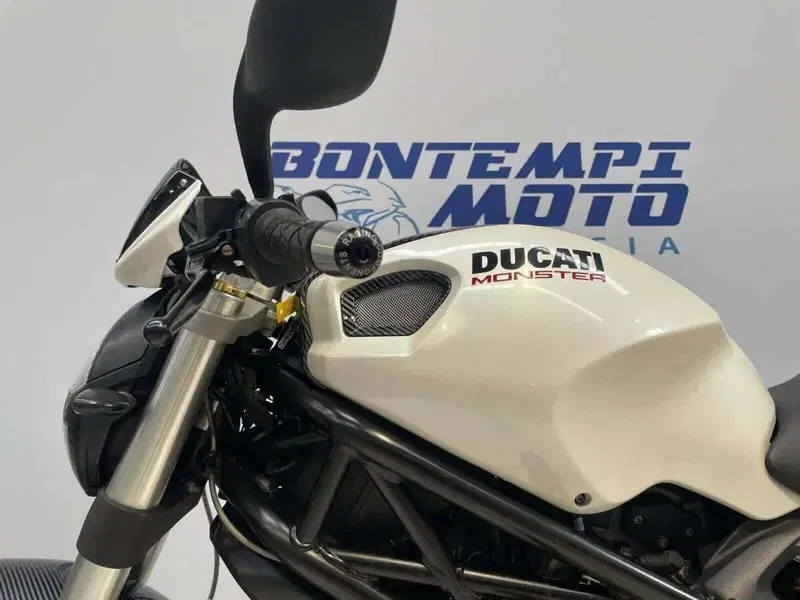 Ducati Monster 696 (2008 - 13) (5)