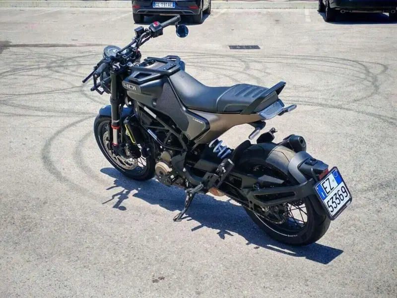 Husqvarna Svartpilen 401 (2021 - 23) (4)