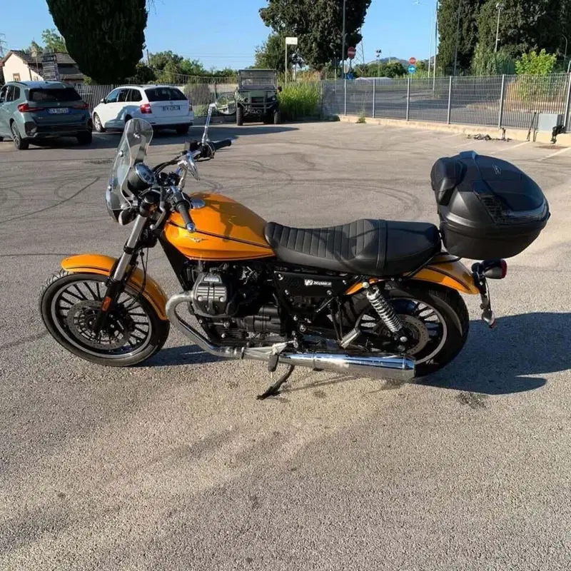 Moto Guzzi V9 Roamer (2016 - 18) (3)