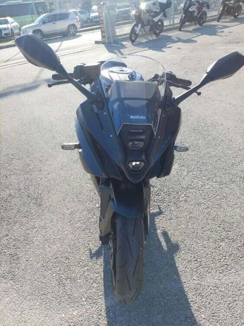 Suzuki GSX-8R (2024 - 26) (4)