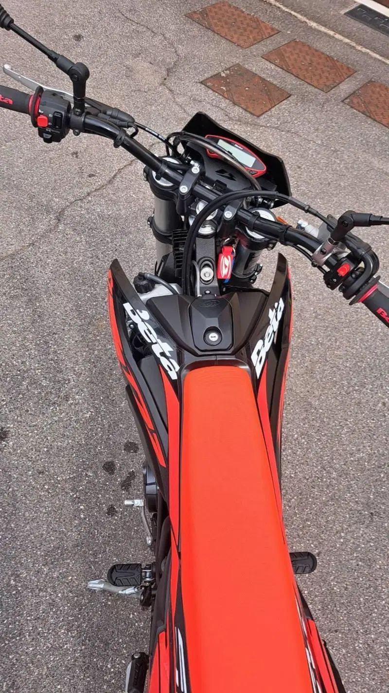 Betamotor RR 125 4T Motard T (2025 - 26) (6)