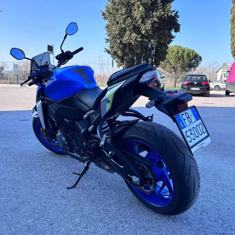 Suzuki GSX-S1000 (2021 - 25) (4)