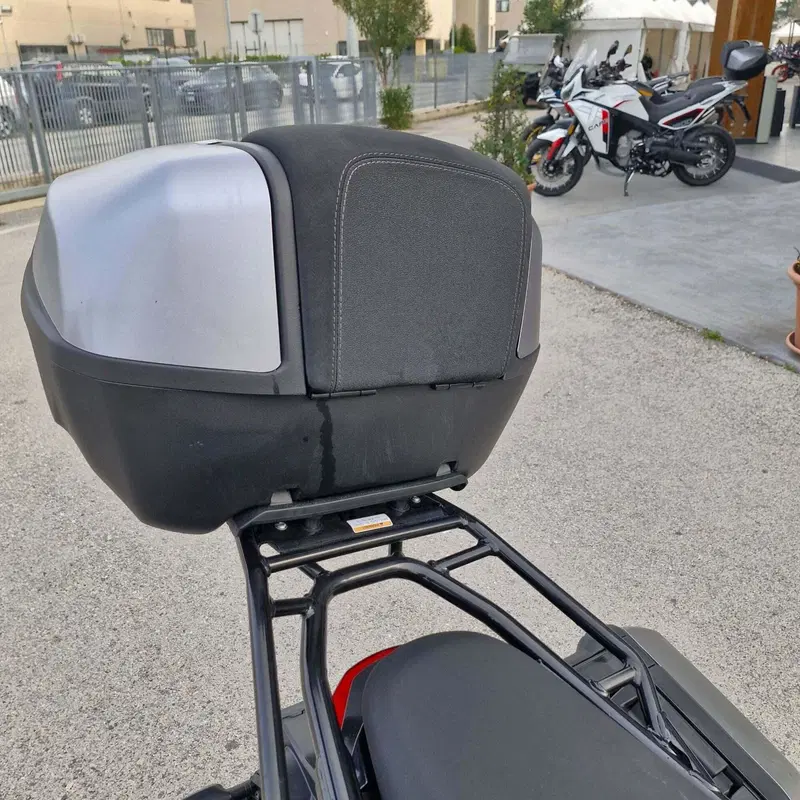 Moto Guzzi V100 Mandello S (2022 - 24) (2)