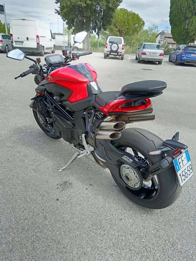 MV Agusta Brutale 1000 RS (2022 - 26) (5)