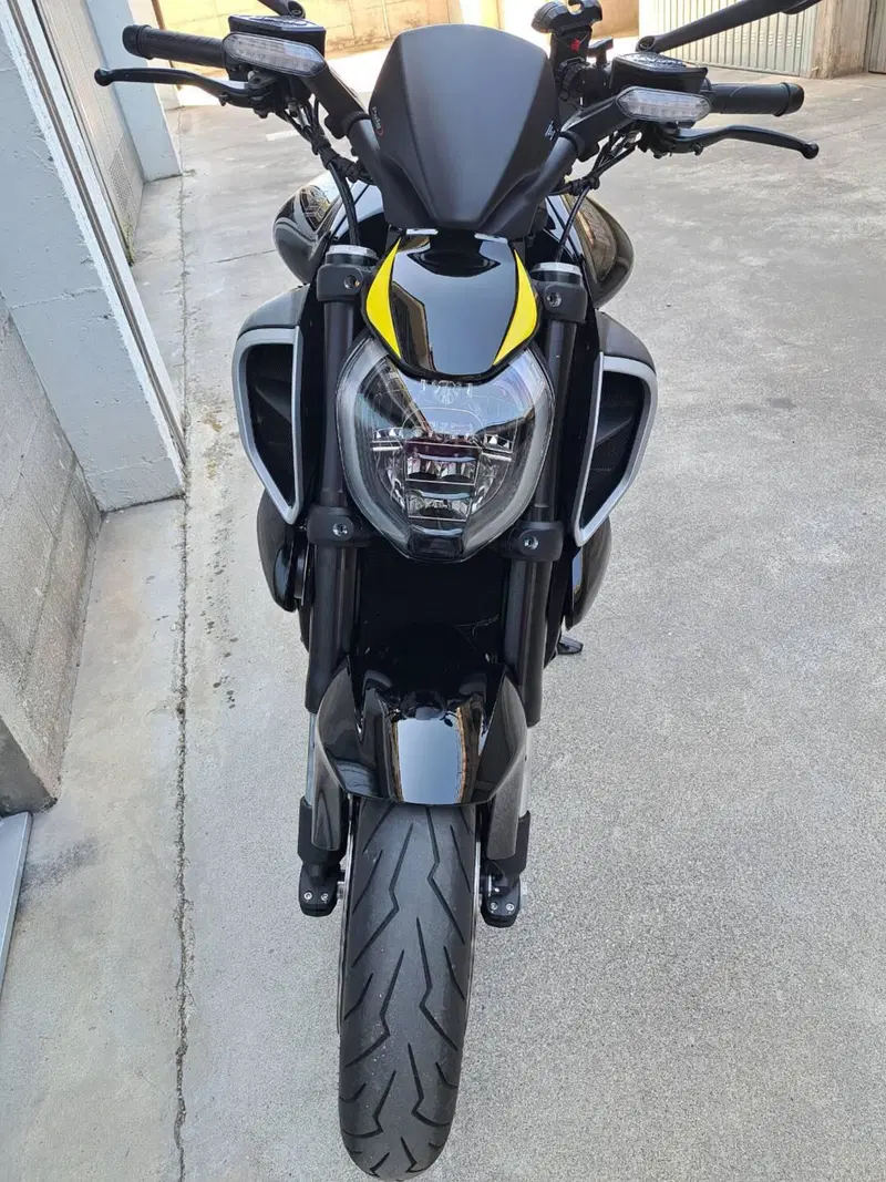 Ducati Diavel V4 (2023 - 26) (2)