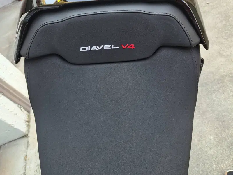 Ducati Diavel V4 (2023 - 26) (8)